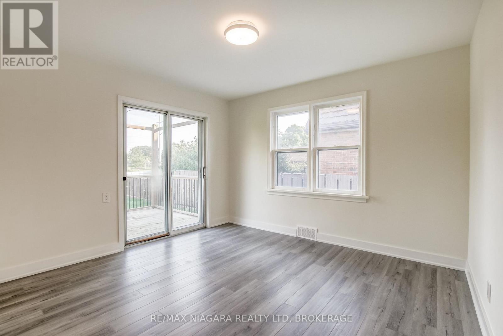 Main Level - 6801 Dunn Street, Niagara Falls, Ontario L2G 2R3 - Photo 10 - X13471086