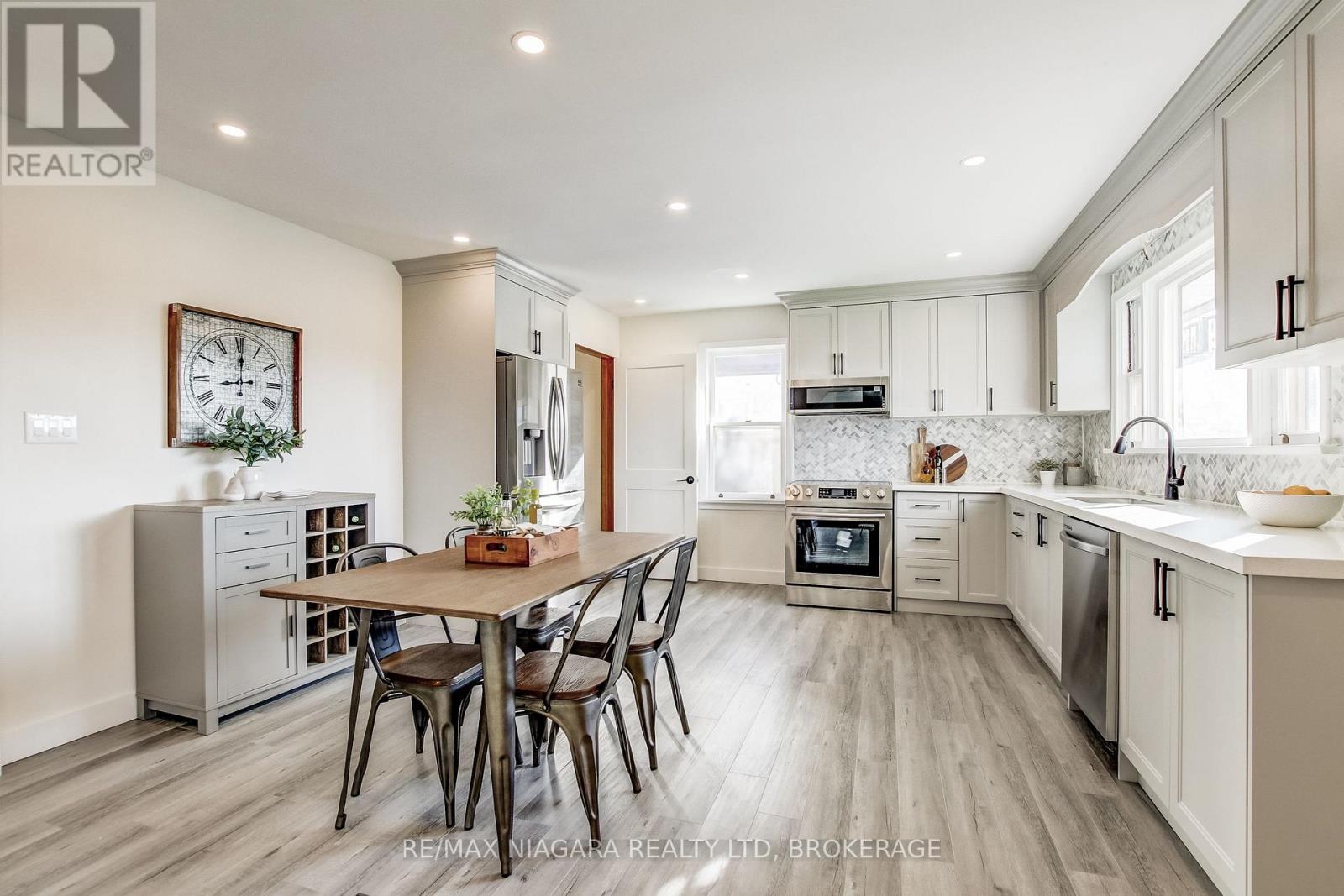 Main Level - 6801 Dunn Street, Niagara Falls, Ontario L2G 2R3 - Photo 2 - X13471086