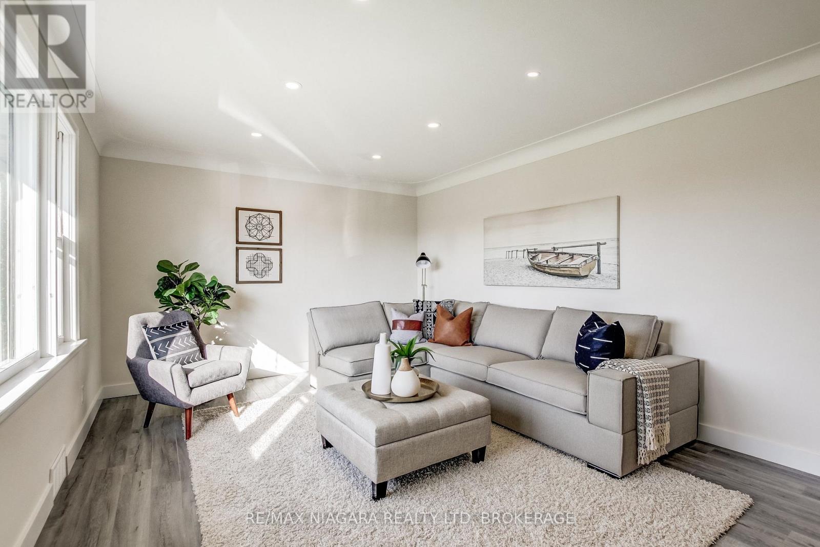 Main Level - 6801 Dunn Street, Niagara Falls, Ontario L2G 2R3 - Photo 5 - X13471086