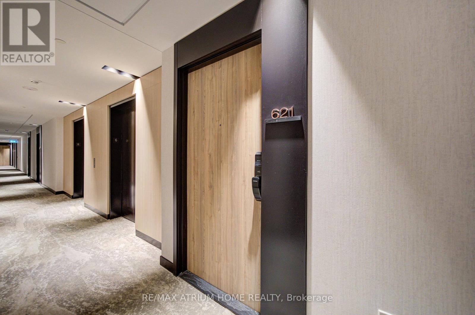 621 - 1 Fairview Road E, Mississauga, Ontario  L5A 4C6 - Photo 11 - W13464170