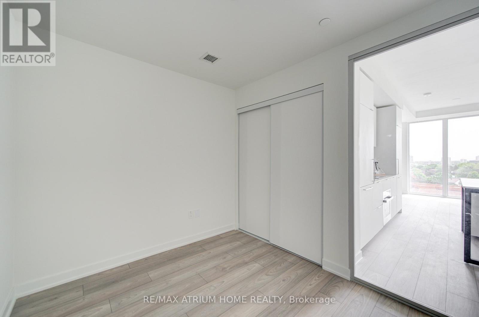 621 - 1 Fairview Road E, Mississauga, Ontario  L5A 4C6 - Photo 9 - W13464170