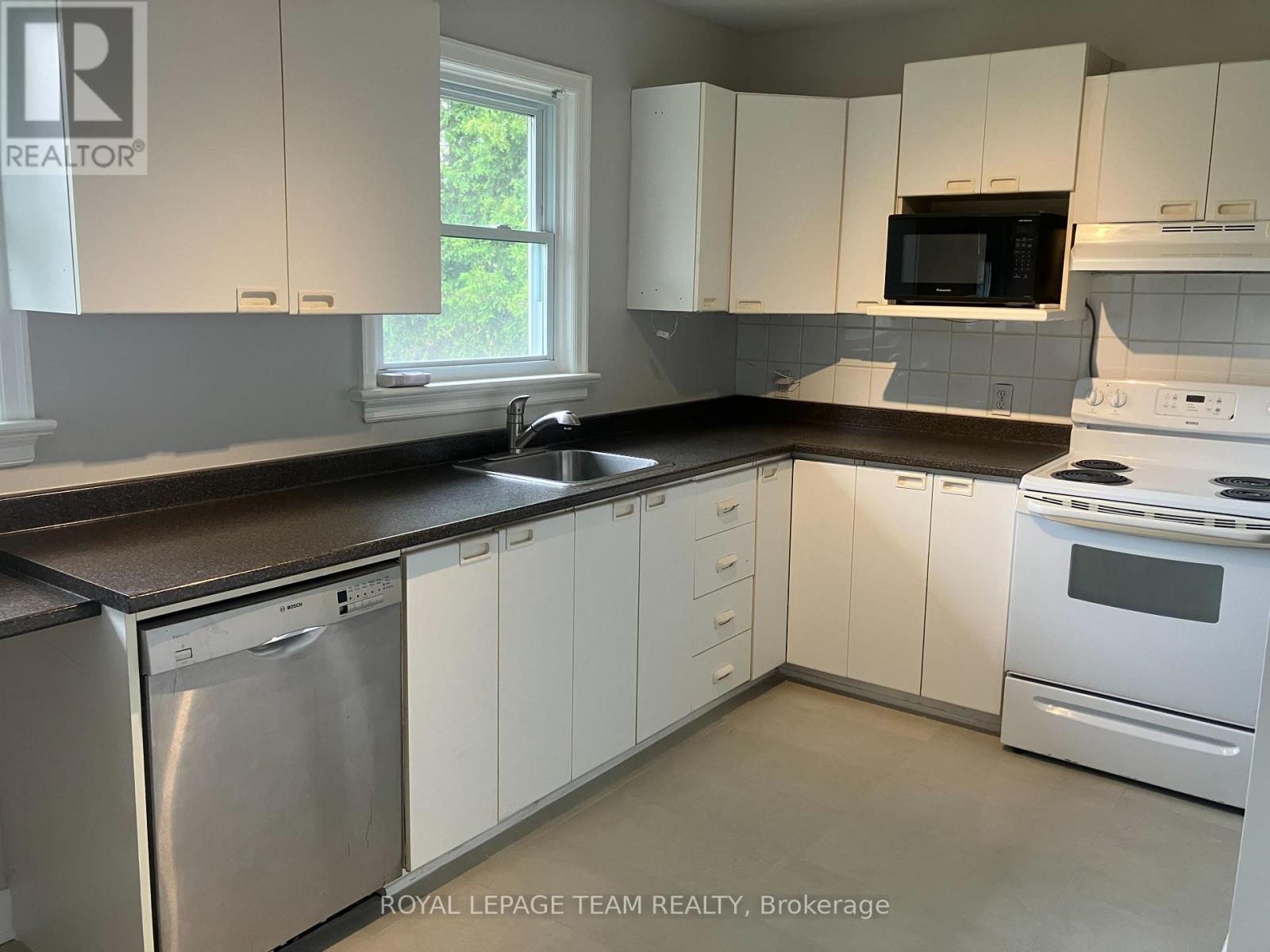 49 Crownhill Street, Ottawa, Ontario  K1J 7K5 - Photo 7 - X13423038