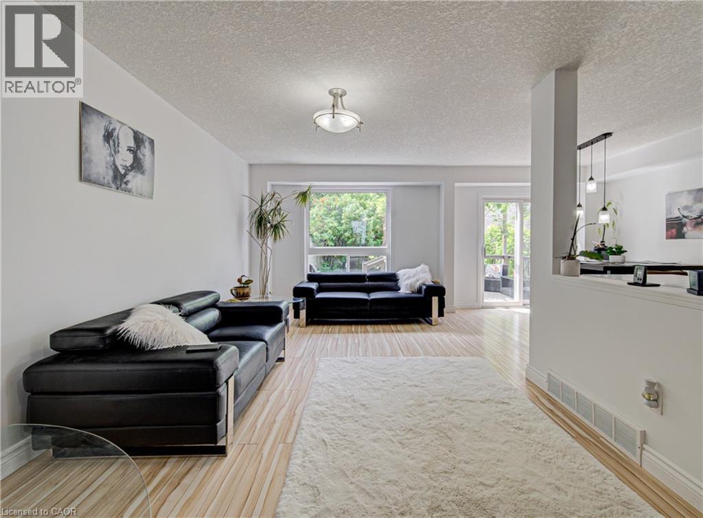 533 Activa Avenue, Kitchener, Ontario  N2E 4C2 - Photo 7 - 40836491