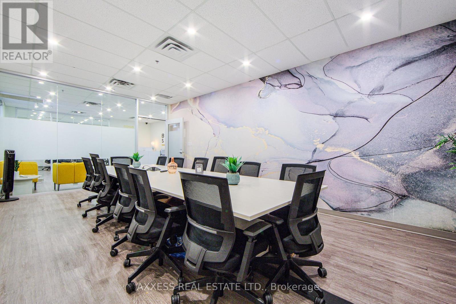 400 - 30 Eglinton Avenue W, Mississauga, Ontario  L5R 3E7 - Photo 4 - W13471078