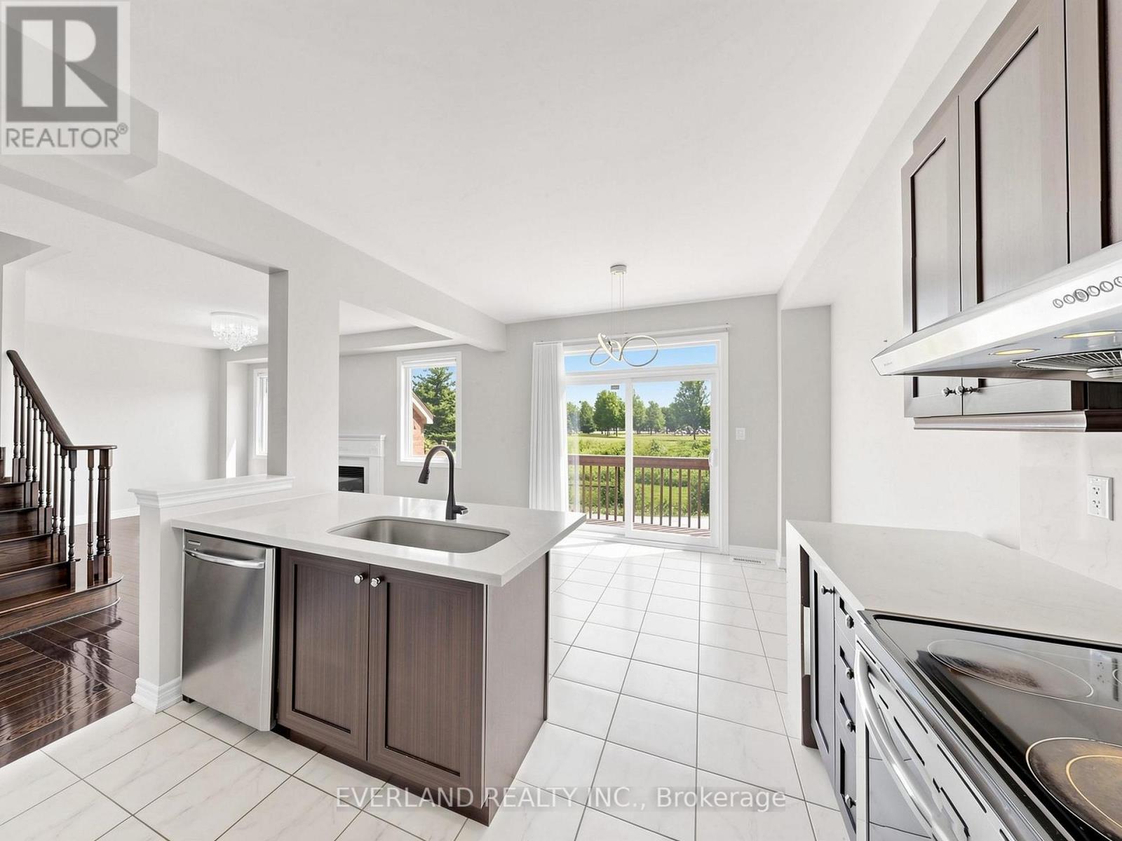 306 Hammersly Boulevard, Markham, Ontario  L6E 2C4 - Photo 9 - N13469878