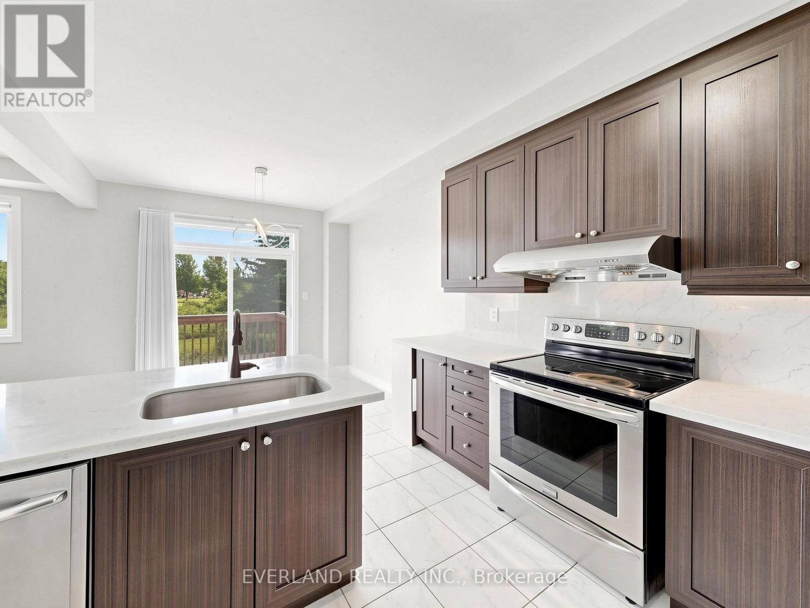 306 Hammersly Boulevard, Markham, Ontario  L6E 2C4 - Photo 8 - N13469878
