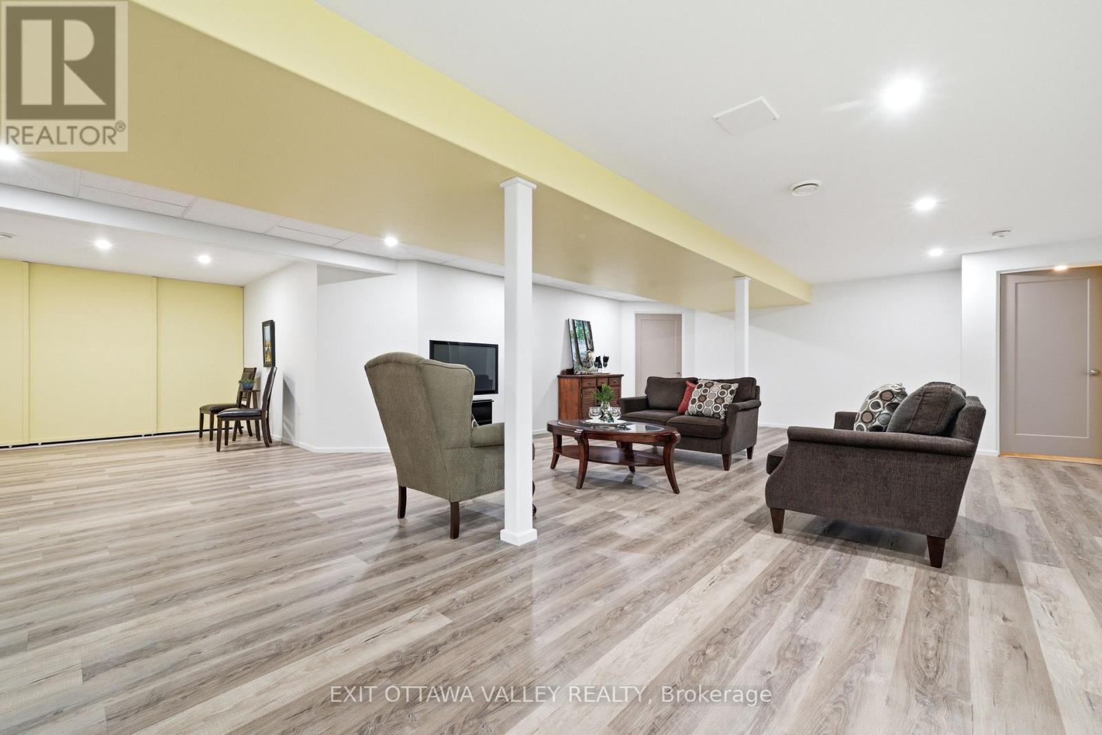 301 Doran Road, Petawawa, Ontario  K8H 2W8 - Photo 23 - X13460060