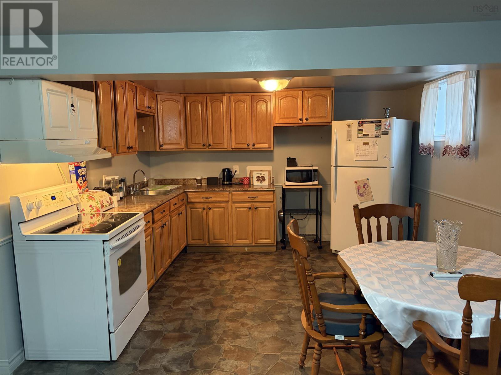 100 Oceanview Crescent, Dominion, Nova Scotia  B1G 1R6 - Photo 15 - 202612244