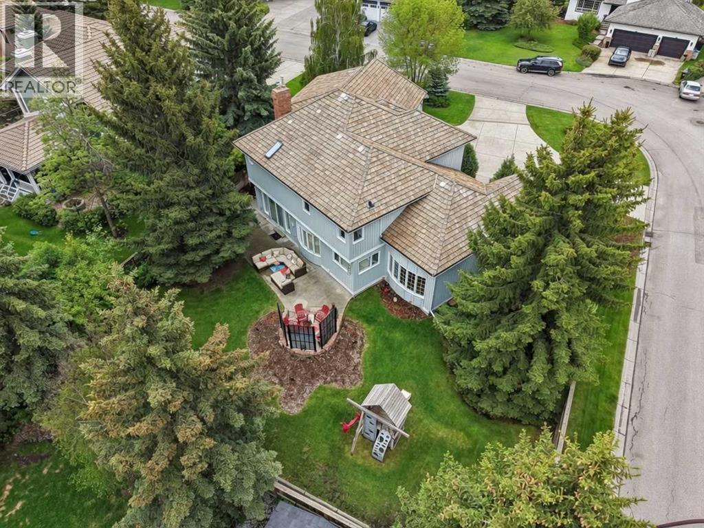 65 Woodpath Terrace SW, Calgary, Alberta  T2W 5Z5 - Photo 2 - A2320982
