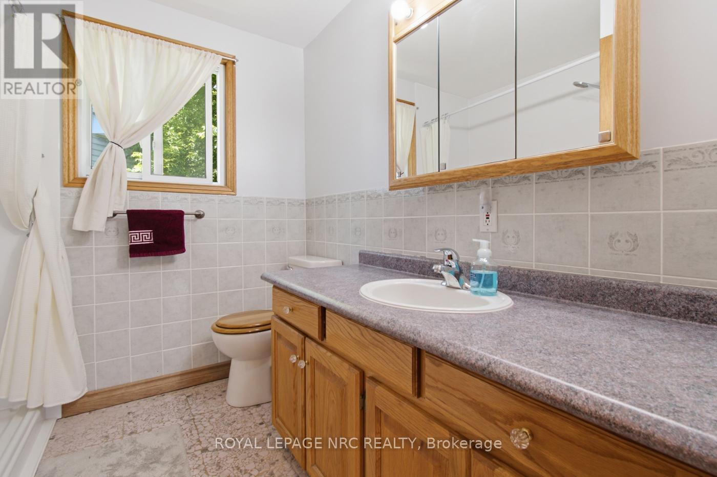 74 Dolphin Street, Port Colborne, Ontario L3K 2J2 - Photo 16 - X13471150