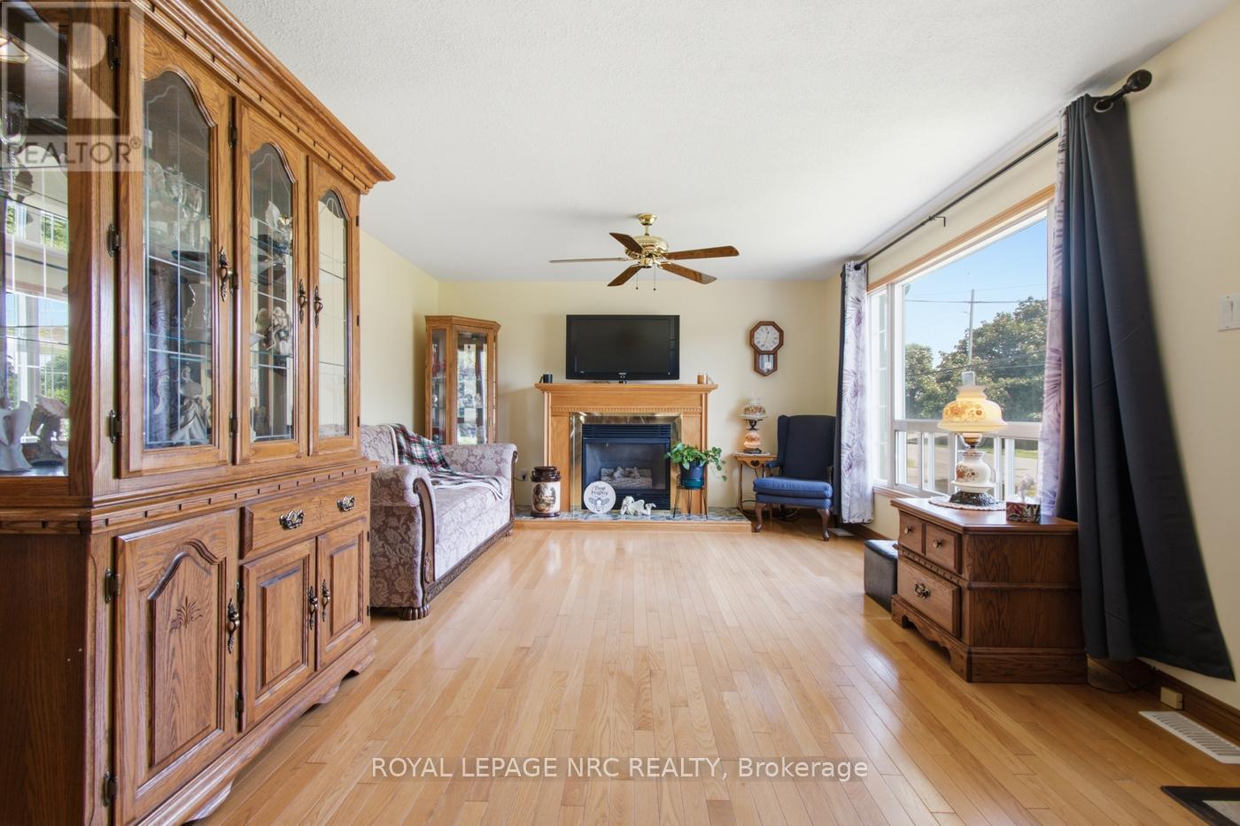 74 Dolphin Street, Port Colborne, Ontario L3K 2J2 - Photo 5 - X13471150