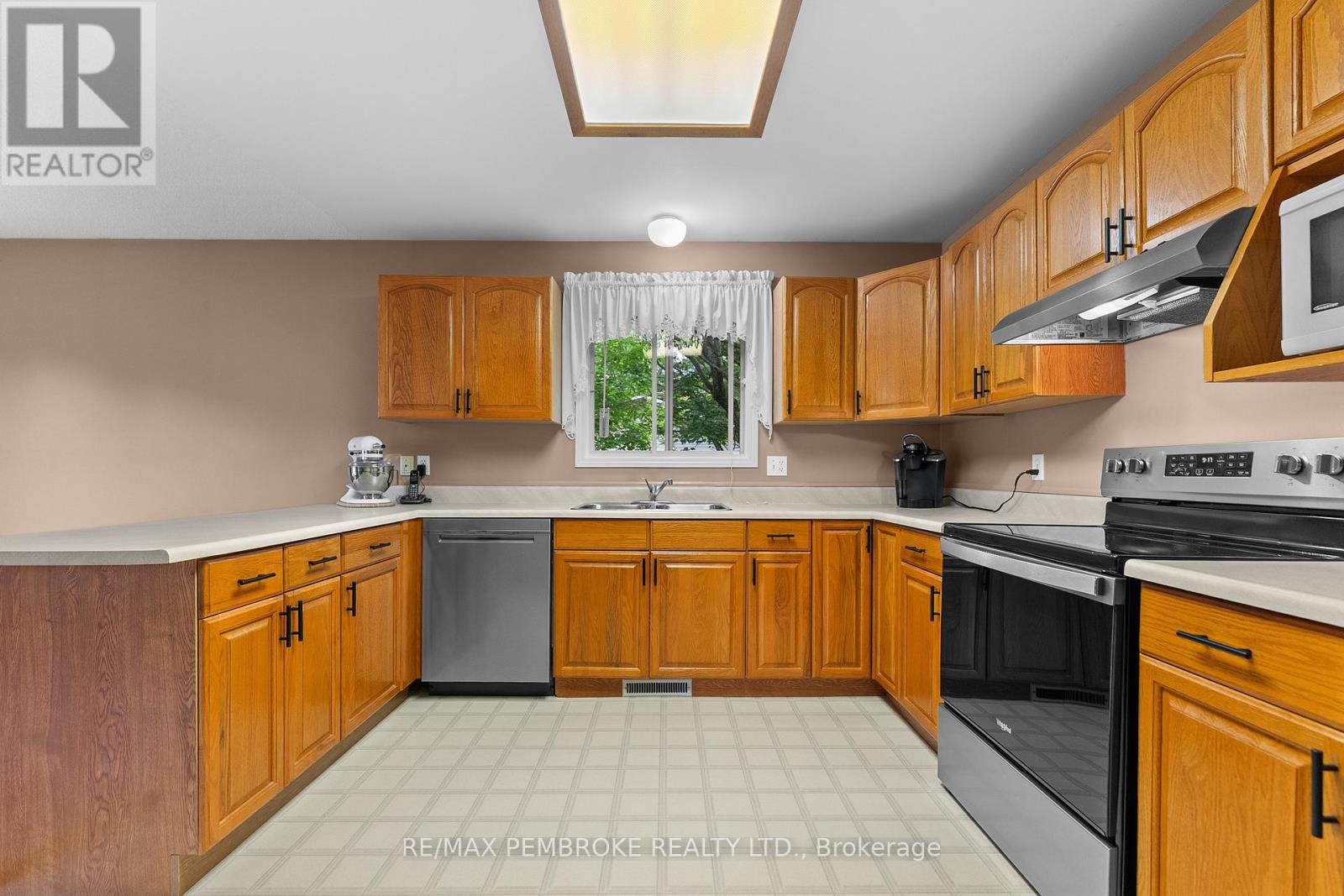 44 Ravenwood Crescent, Petawawa, Ontario  K8H 3N1 - Photo 13 - X13471186
