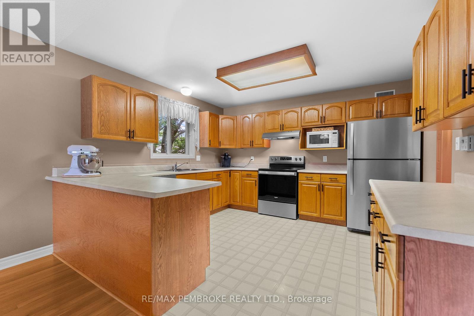 44 Ravenwood Crescent, Petawawa, Ontario  K8H 3N1 - Photo 14 - X13471186