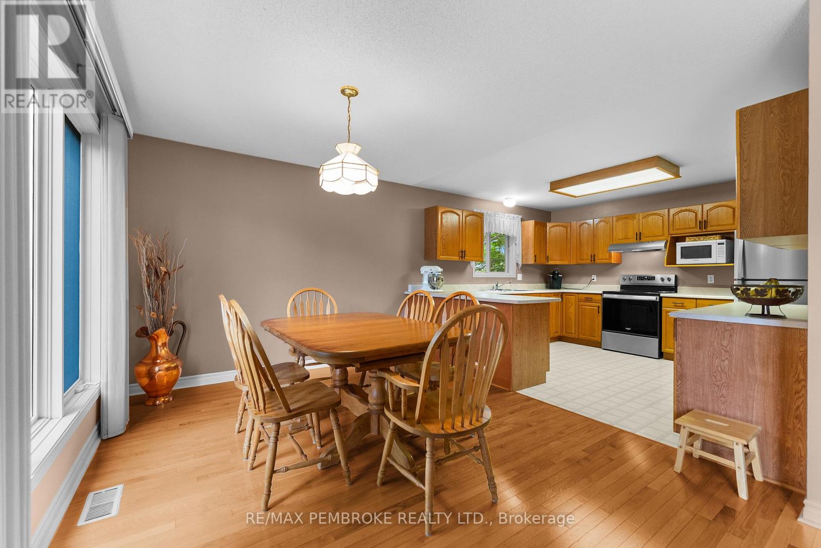 44 Ravenwood Crescent, Petawawa, Ontario  K8H 3N1 - Photo 16 - X13471186