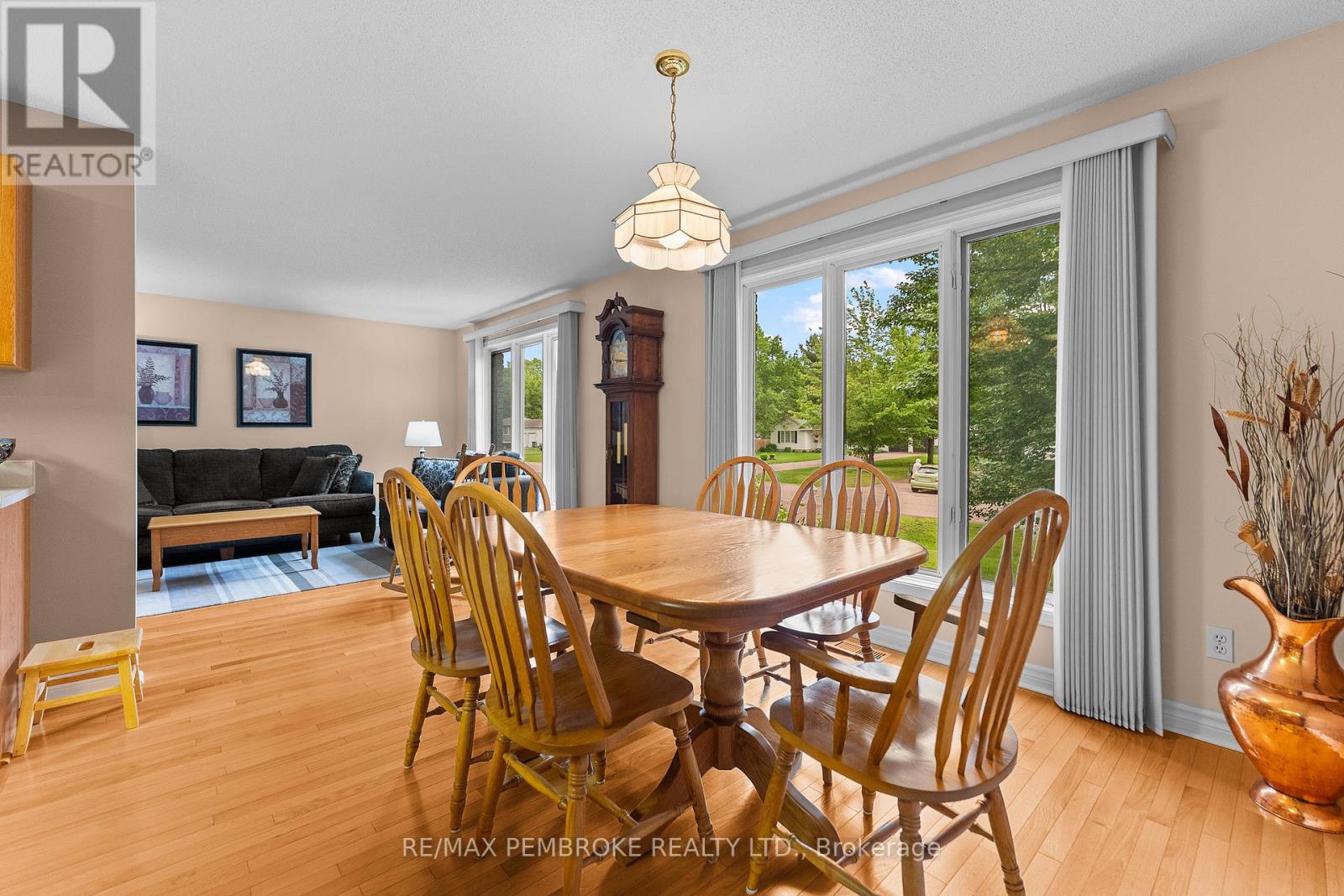 44 Ravenwood Crescent, Petawawa, Ontario  K8H 3N1 - Photo 17 - X13471186