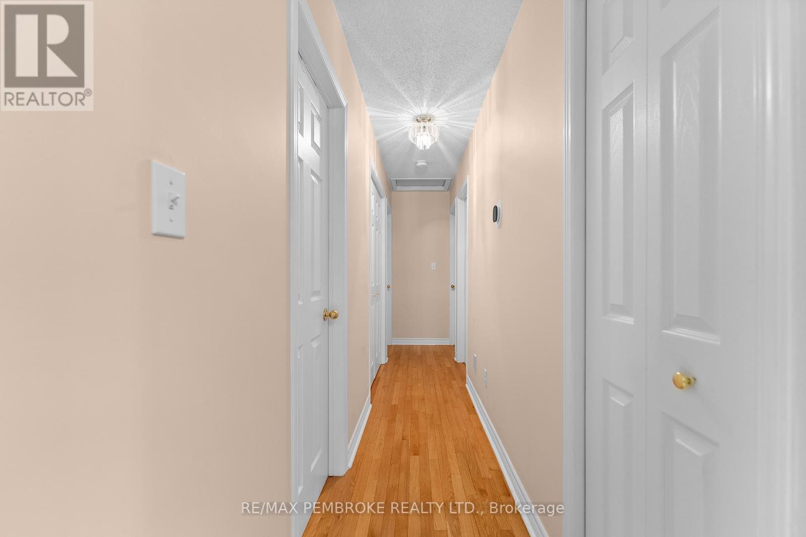 44 Ravenwood Crescent, Petawawa, Ontario  K8H 3N1 - Photo 18 - X13471186