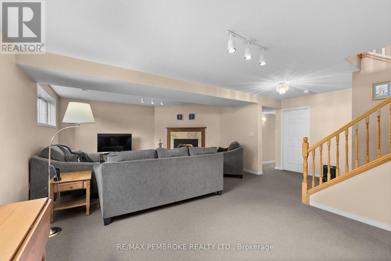 44 Ravenwood Crescent, Petawawa, Ontario  K8H 3N1 - Photo 29 - X13471186