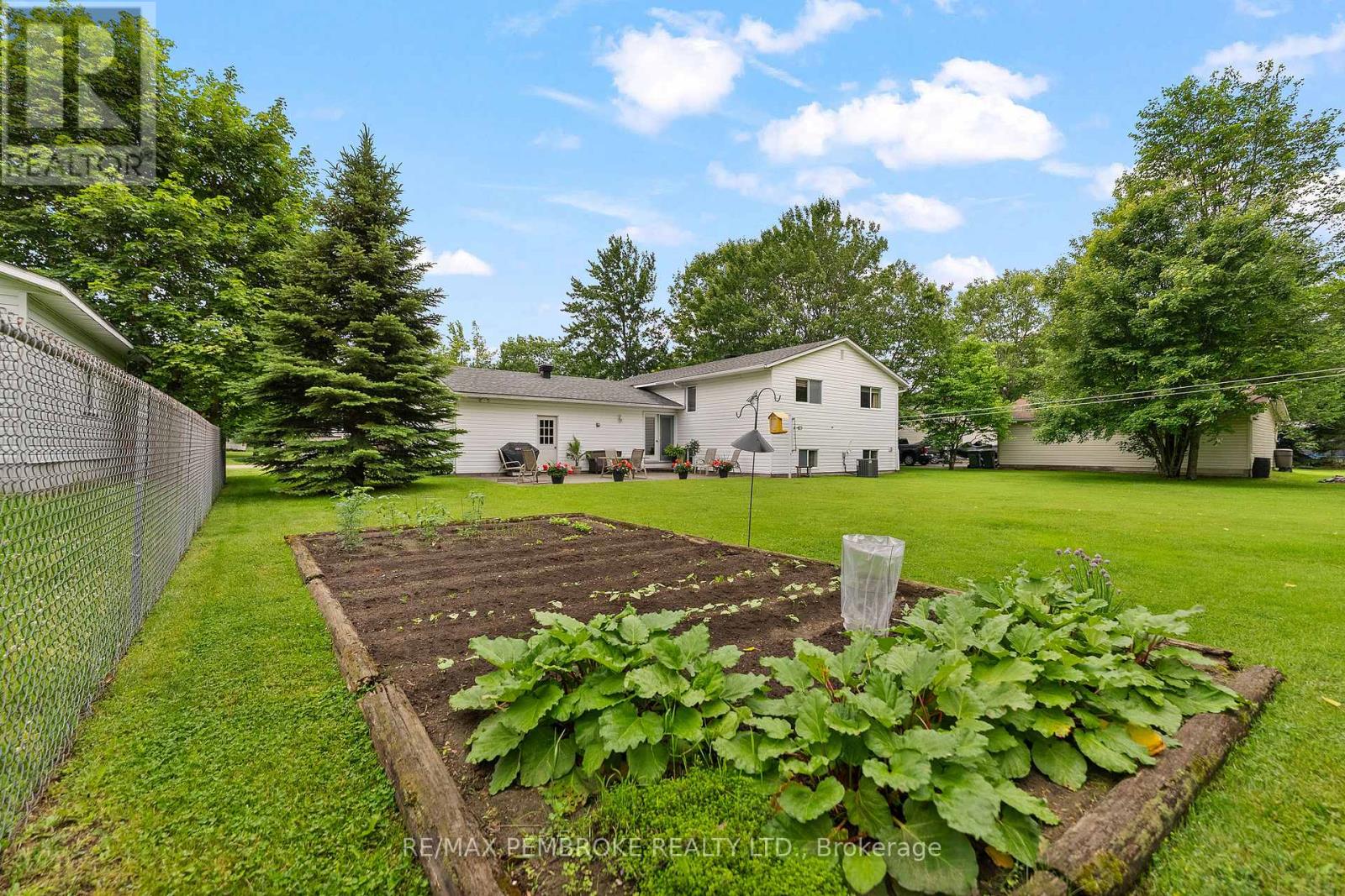 44 Ravenwood Crescent, Petawawa, Ontario  K8H 3N1 - Photo 41 - X13471186
