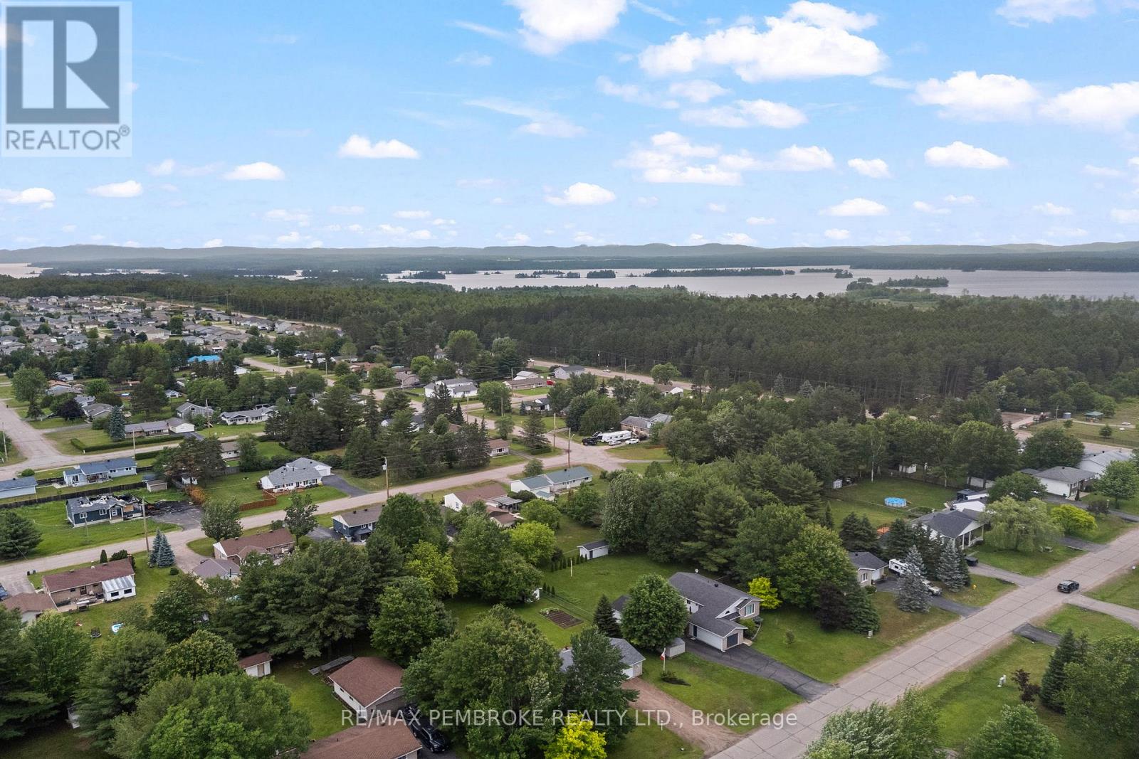 44 Ravenwood Crescent, Petawawa, Ontario  K8H 3N1 - Photo 44 - X13471186