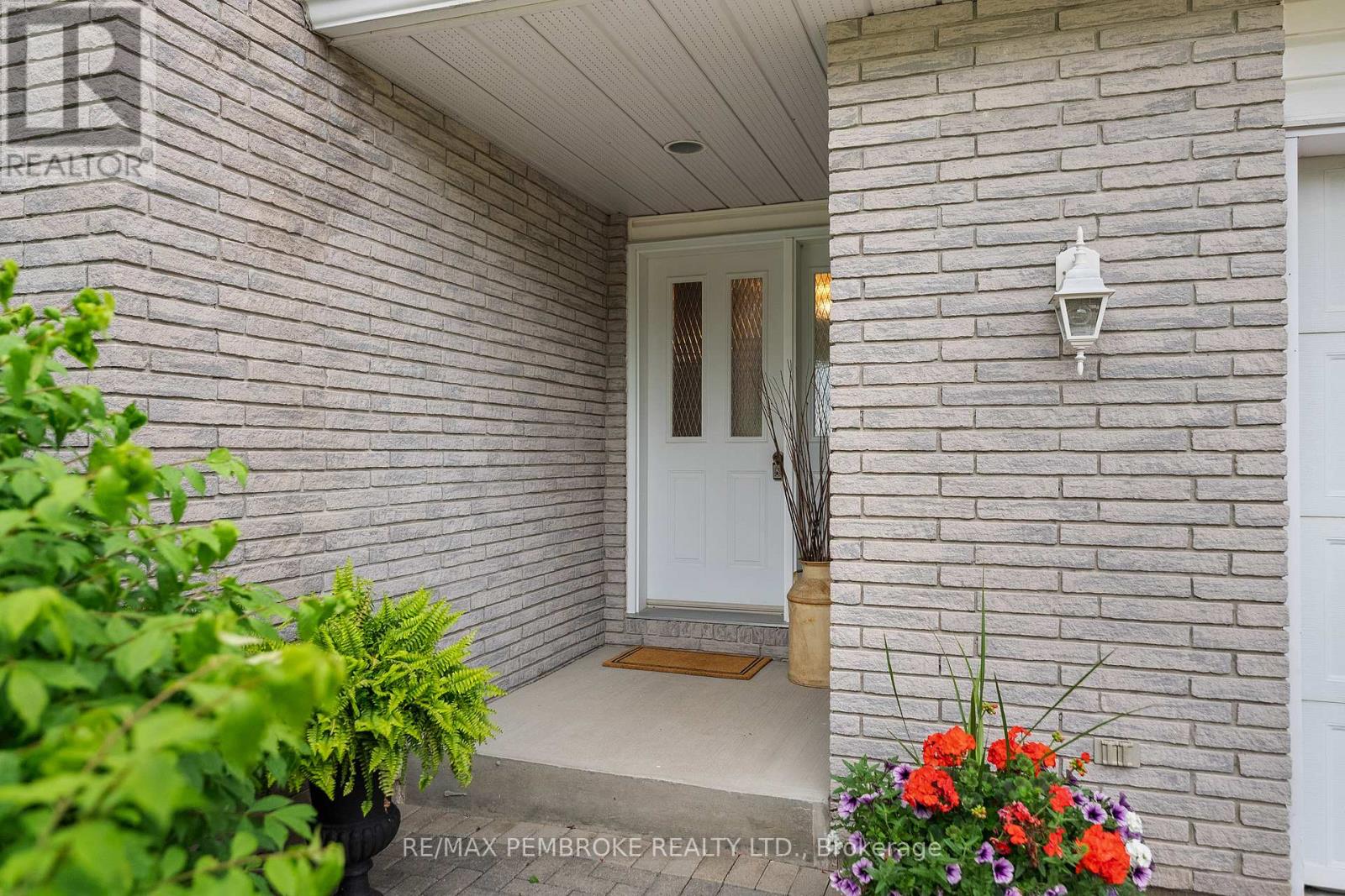 44 Ravenwood Crescent, Petawawa, Ontario K8H 3N1 - Photo 5 - X13471186