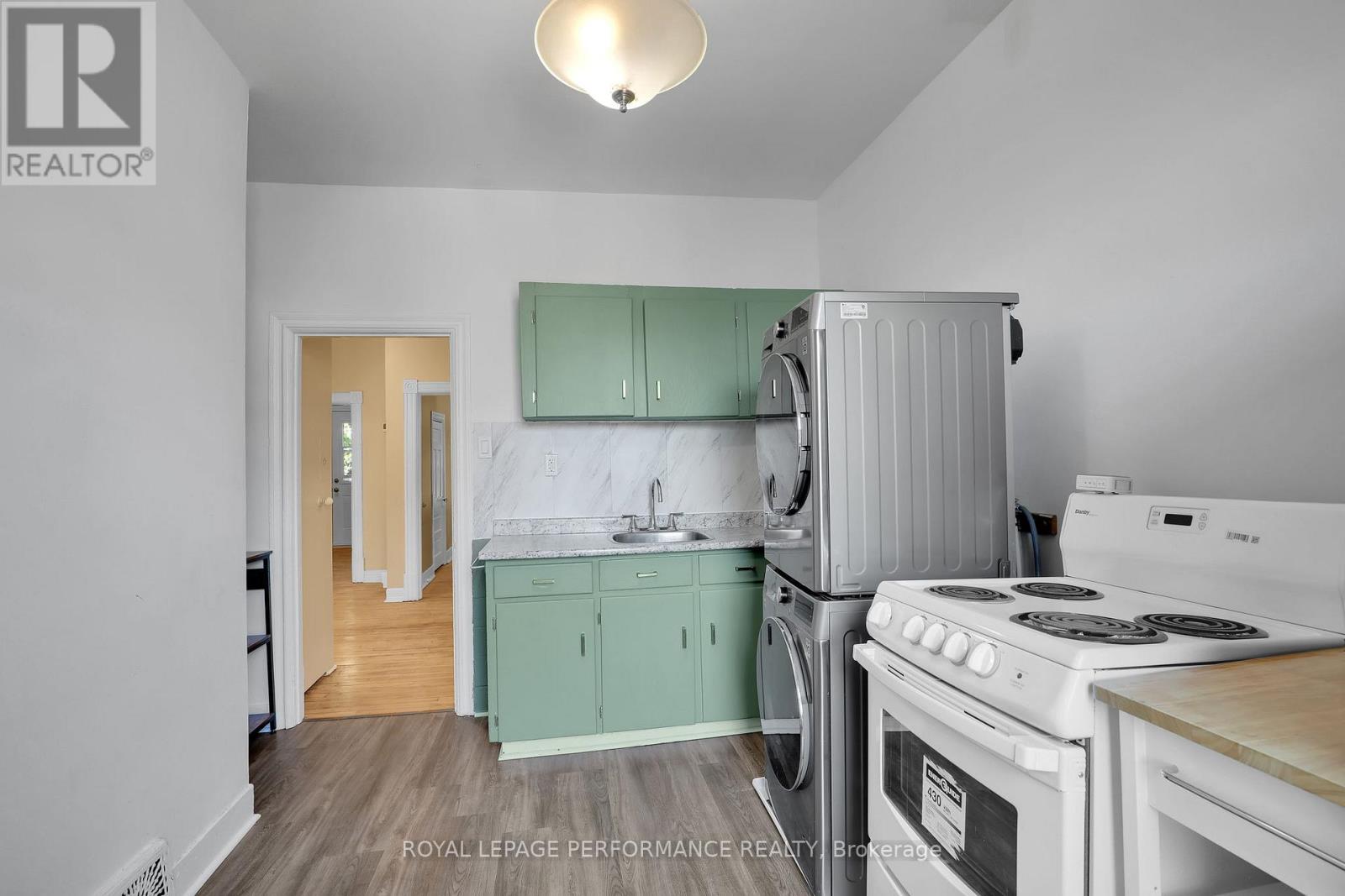 2 - 205 Flora Street, Ottawa, Ontario K1R 5R6 - Photo 5 - X13471152