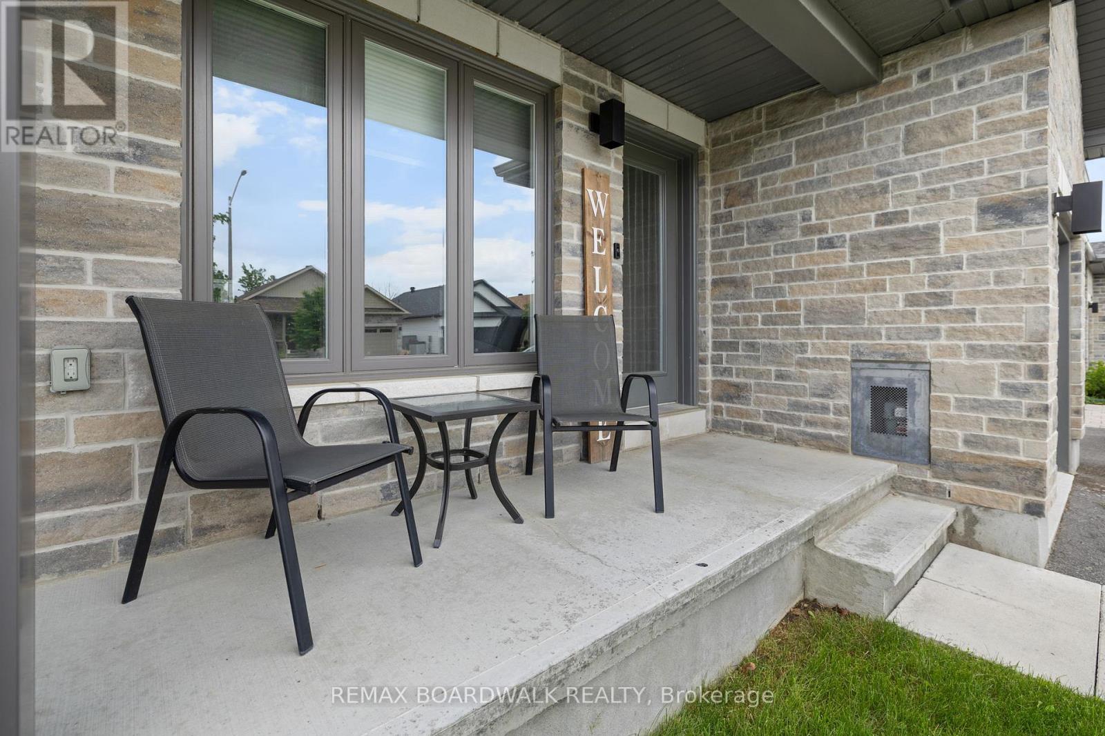 923 Leishman Drive, Mississippi Mills, Ontario K0A 1A0 - Photo 2 - X13471172
