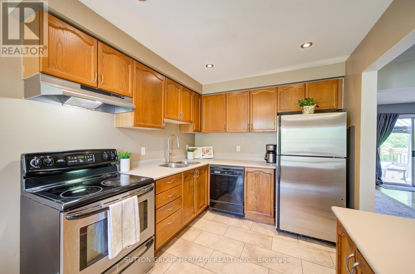 19 Hooper Square, Clarington, Ontario  L1C 4X7 - Photo 14 - E13471208