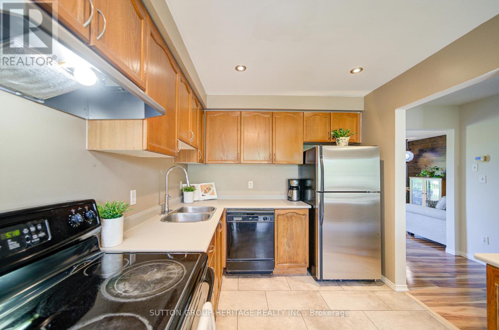 19 Hooper Square, Clarington, Ontario  L1C 4X7 - Photo 15 - E13471208