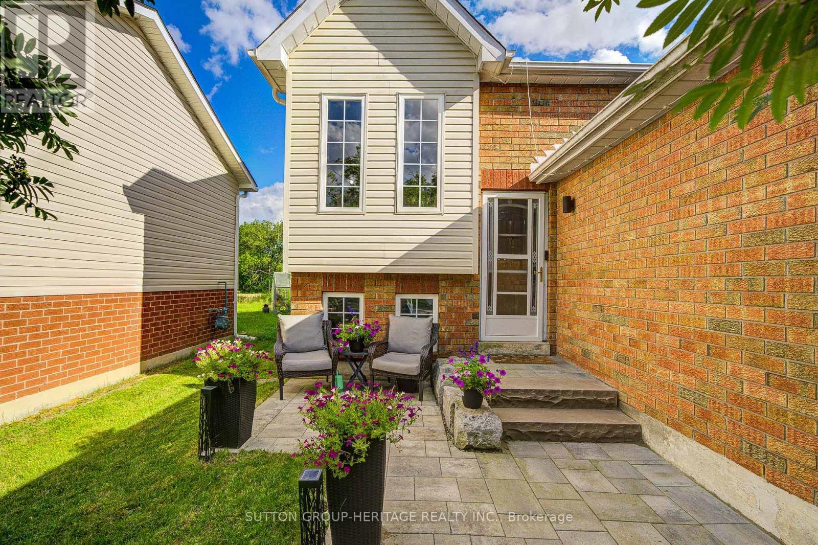 19 Hooper Square, Clarington, Ontario  L1C 4X7 - Photo 6 - E13471208