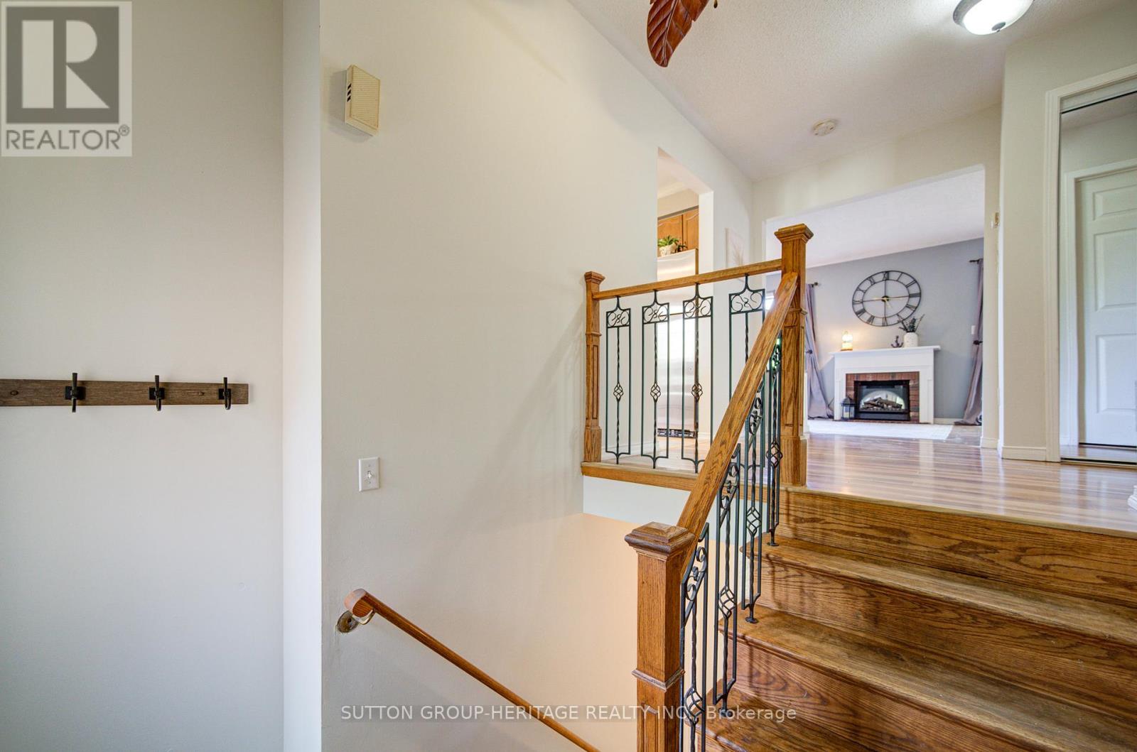 19 Hooper Square, Clarington, Ontario  L1C 4X7 - Photo 9 - E13471208
