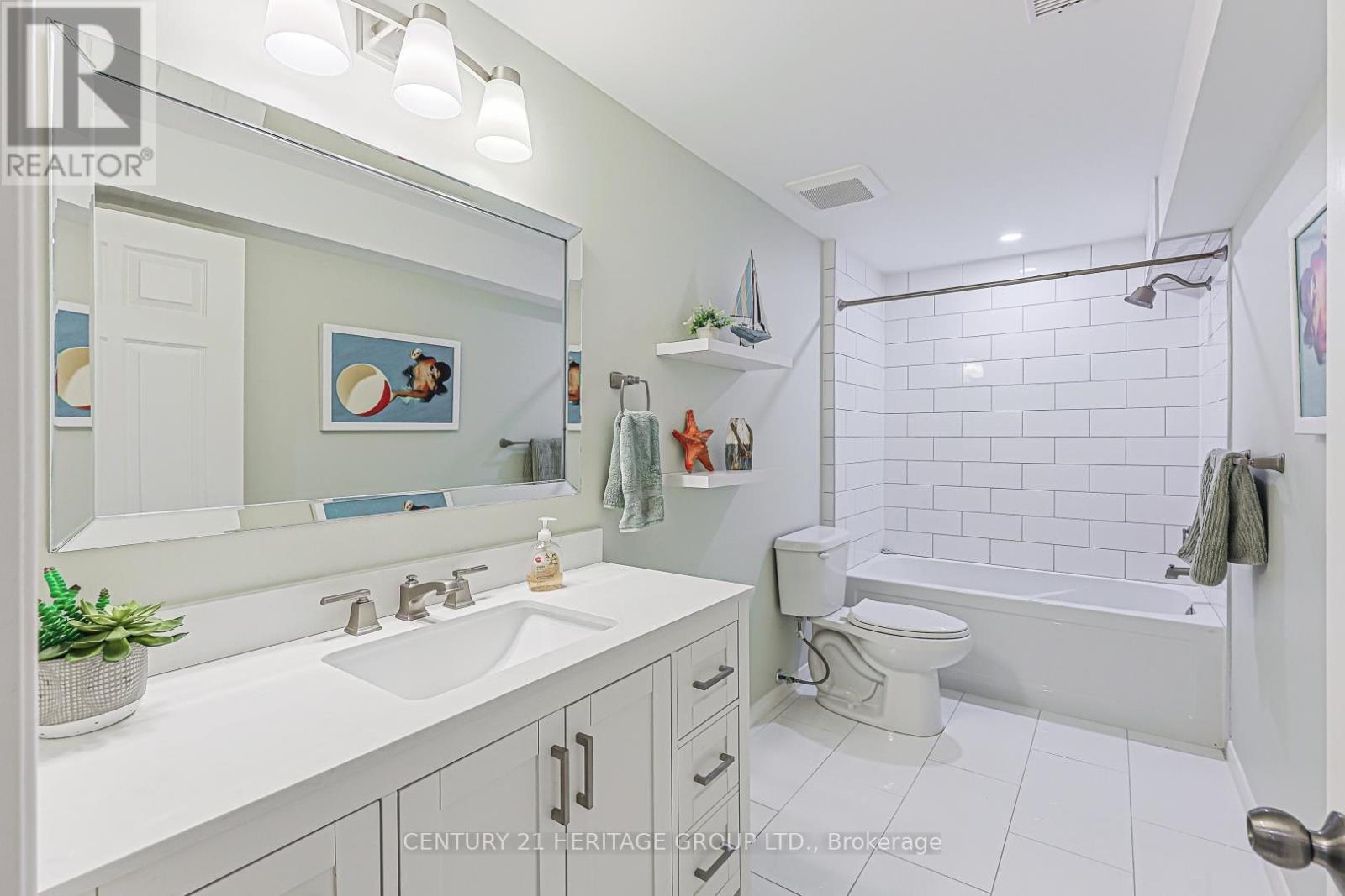 31 Fox Run Lane, Bradford West Gwillimbury, Ontario  L3Z 2J1 - Photo 20 - N13470818
