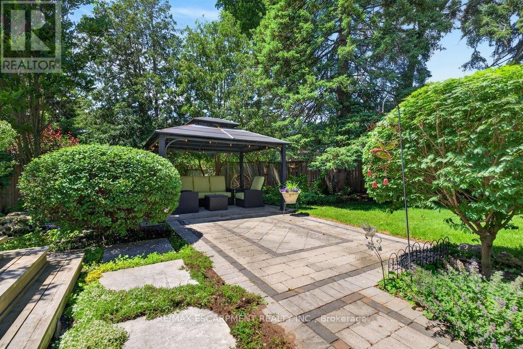 2119 Paisley Avenue, Burlington, Ontario L7R 1W1 - Photo 44 - W12976084