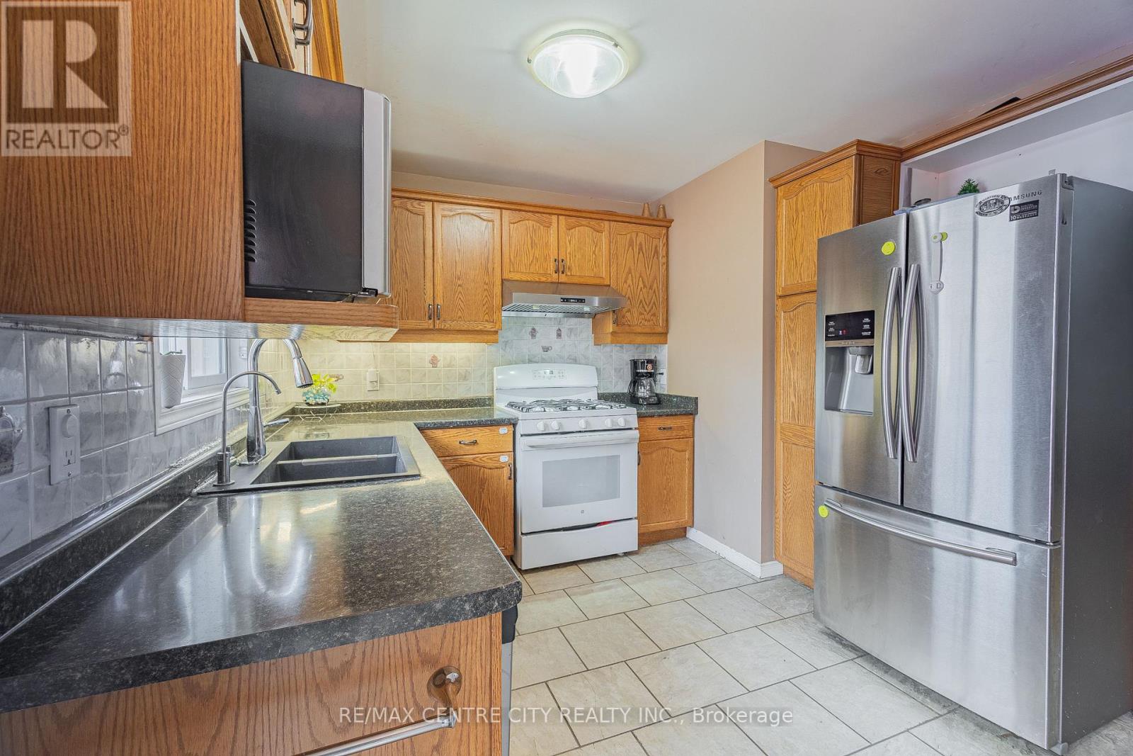 18 Kennedy Place, London East, Ontario  N5V 4W1 - Photo 8 - X13448176