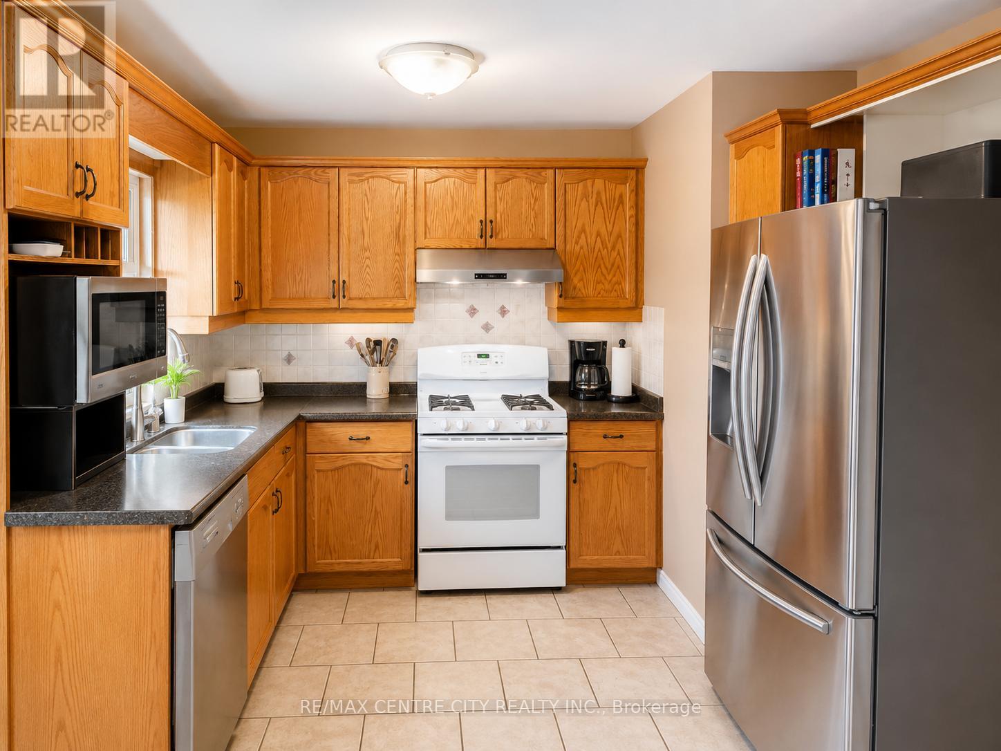 18 Kennedy Place, London East, Ontario  N5V 4W1 - Photo 9 - X13448176