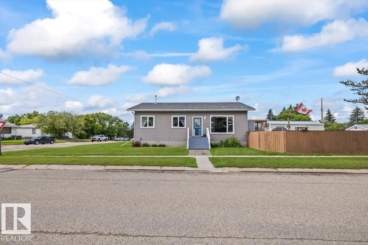 4708 47a Av, Onoway, Alberta  T0E 1V0 - Photo 3 - E4494925