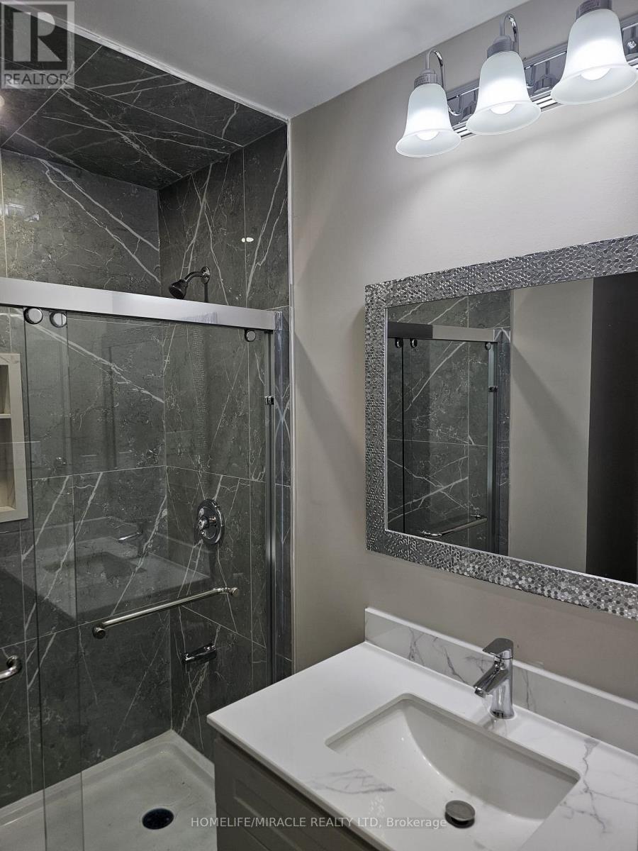 61 Deerfield Crescent, Brampton, Ontario  L6T 1K8 - Photo 16 - W13471176