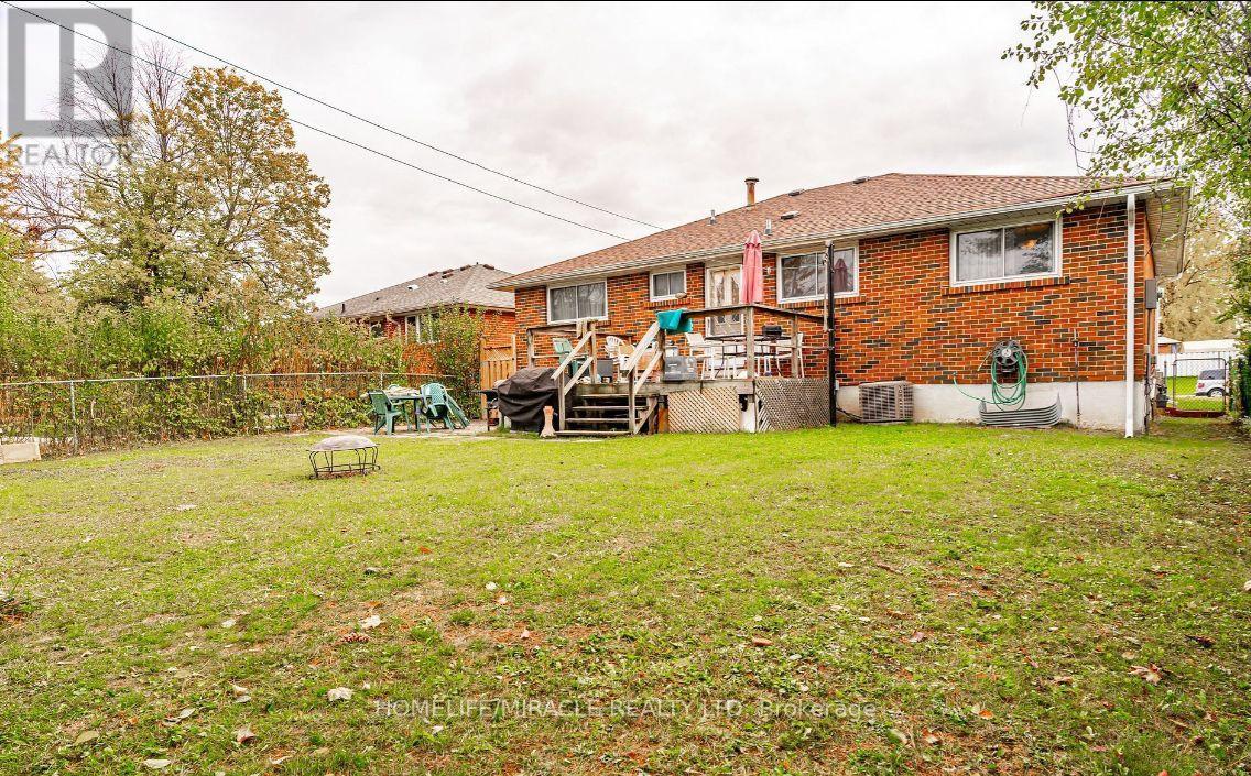 61 Deerfield Crescent, Brampton, Ontario  L6T 1K8 - Photo 28 - W13471176