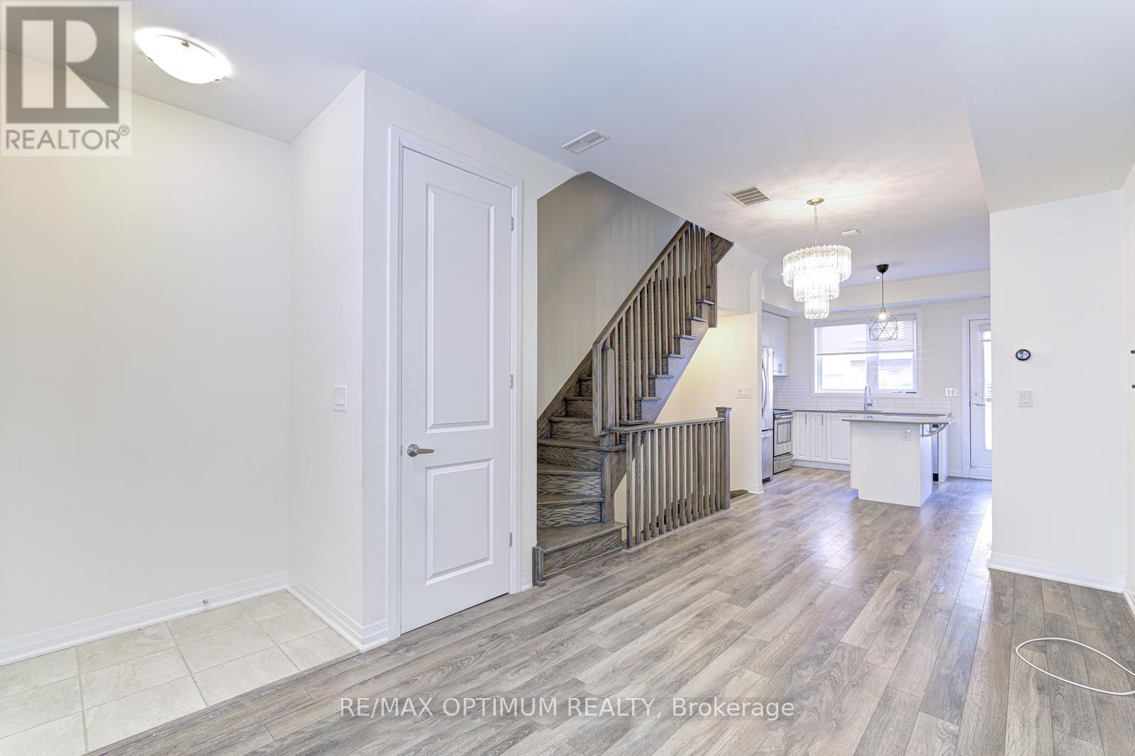 44 Sarah Jackson Crescent, Toronto, Ontario  M3K 0B6 - Photo 3 - W13471198