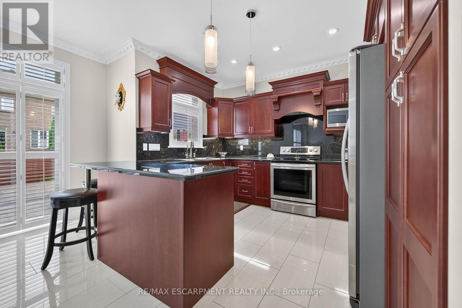 81 Morning Mist Drive, Hamilton, Ontario  L9B 0E6 - Photo 11 - X13471160