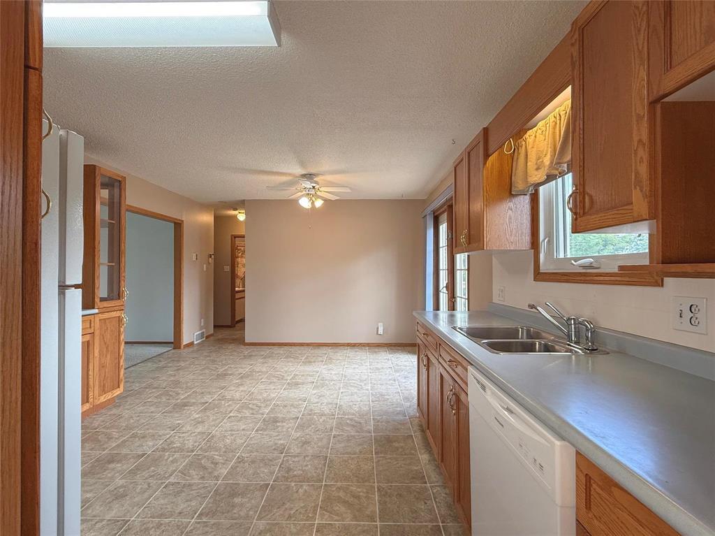 6 7th Street SE, Hamiota, Manitoba  R0M 0T0 - Photo 20 - 202613633