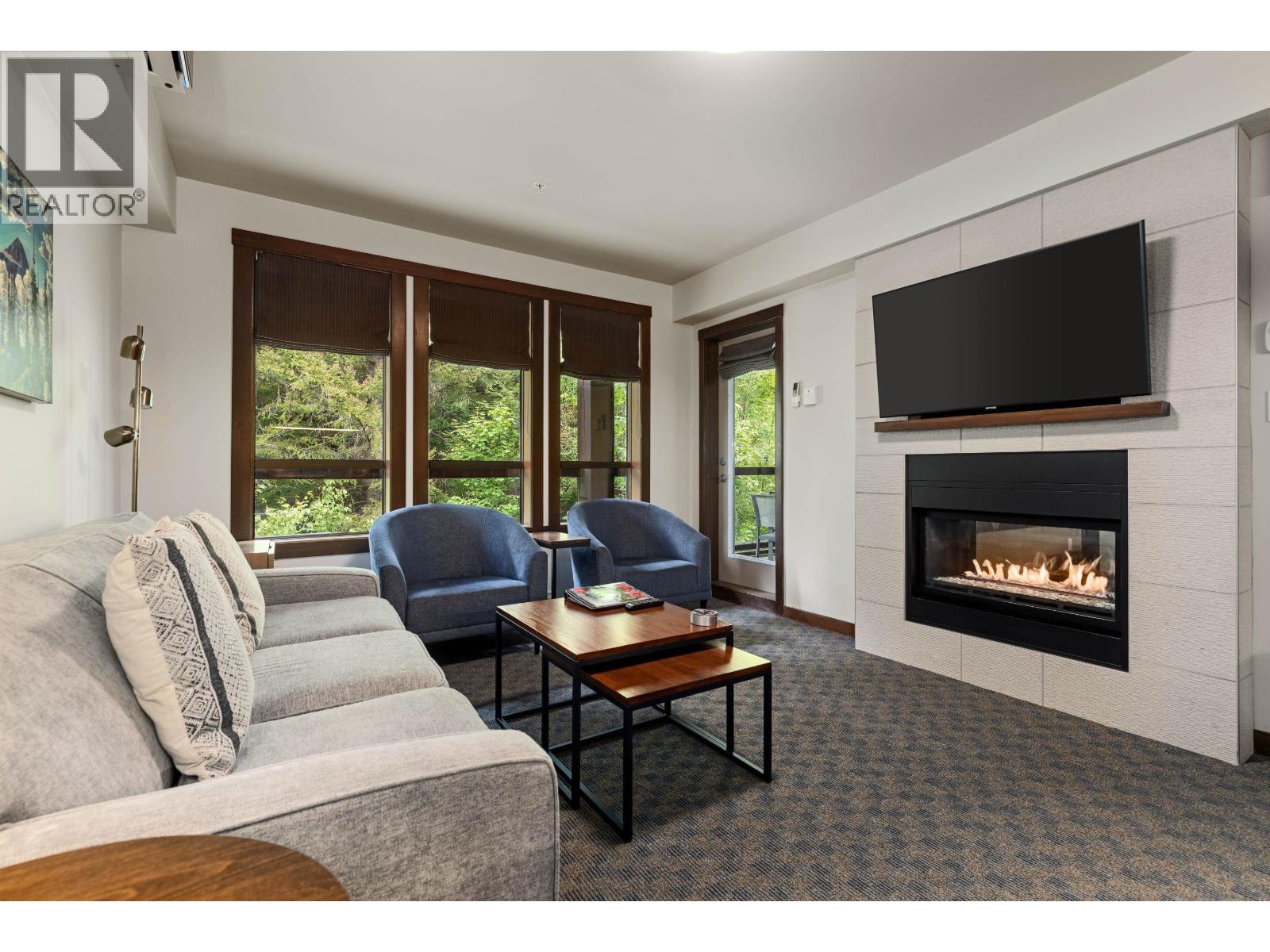 303d 2020 London Lane, Whistler, British Columbia  V0N 1B2 - Photo 4 - R3138135