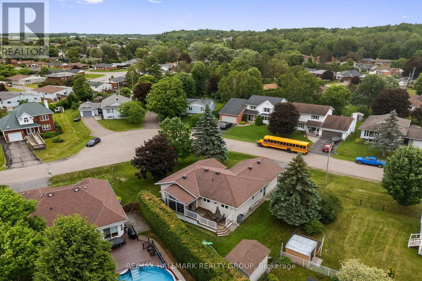 236 VANIER CRESCENT, Renfrew, Ontario