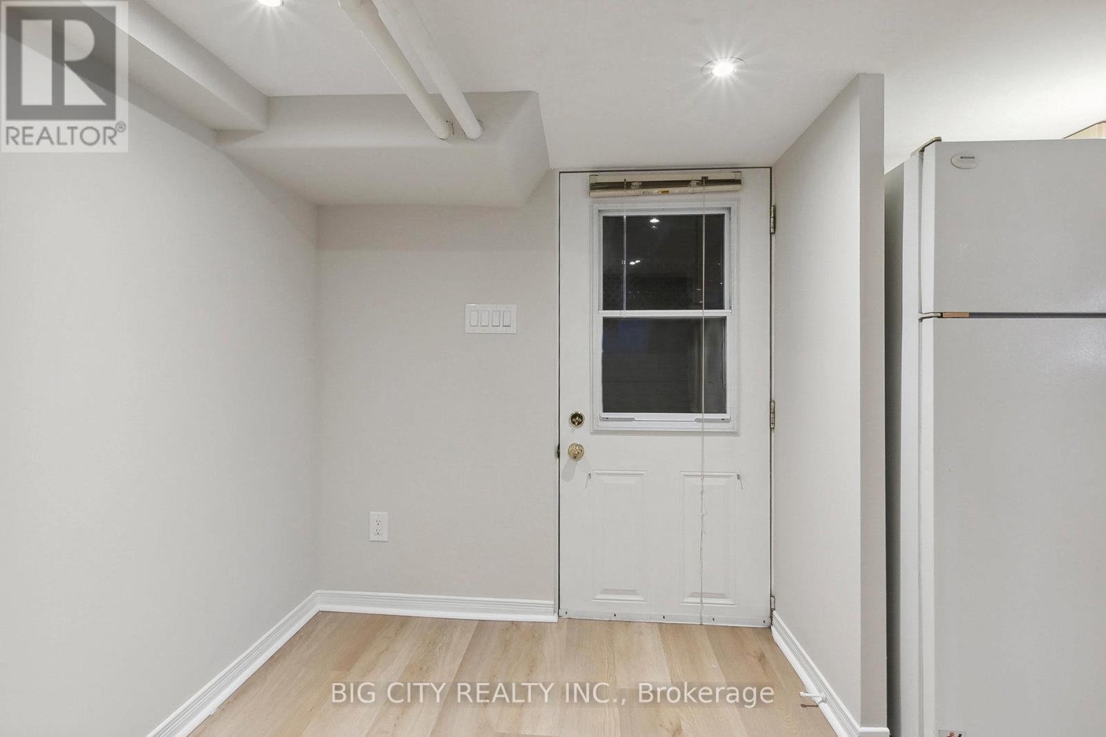 LOWER - 178 DOUGLAS AVENUE - Photo 4