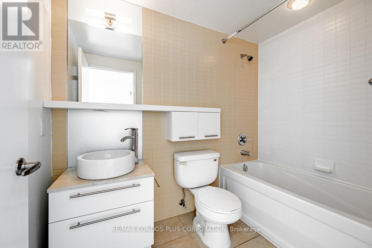 3708 - 21 Carlton Street, Toronto, Ontario  M5B 1L2 - Photo 14 - C13471248