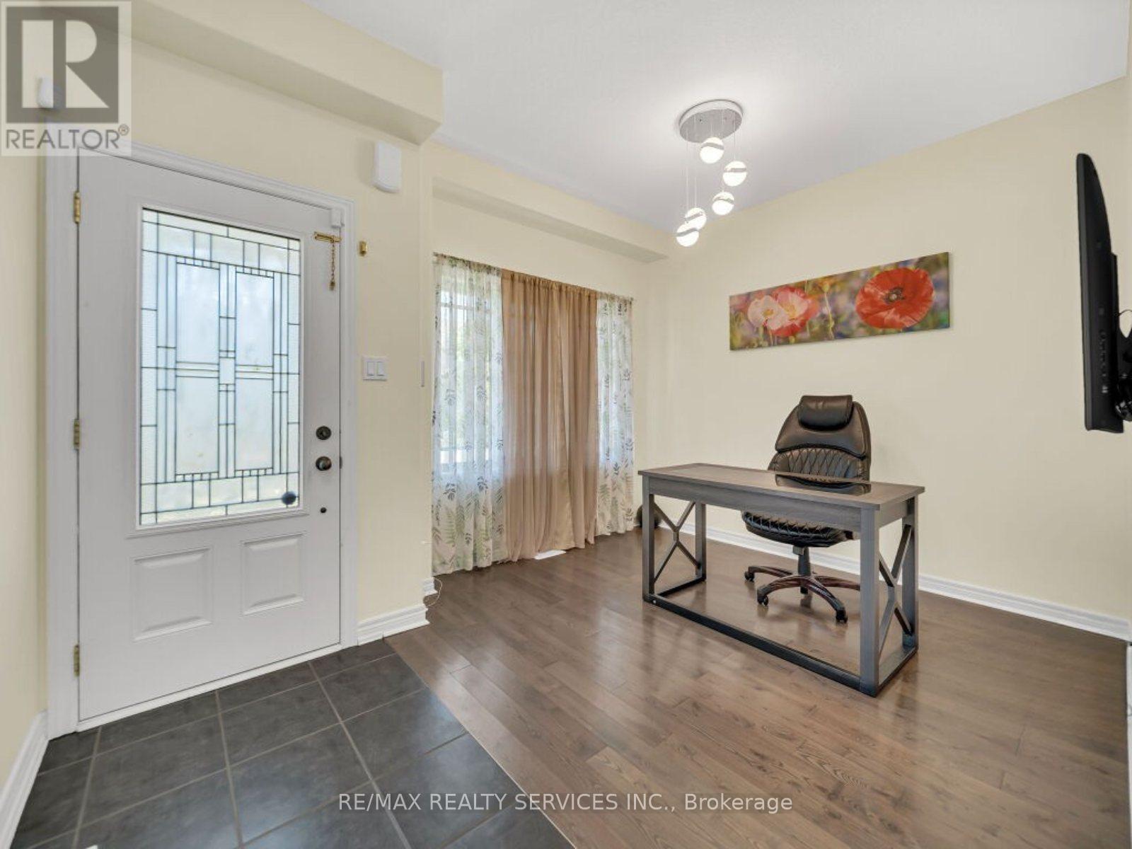 9 Fitzgerald Street, Orangeville, Ontario  L9W 6R7 - Photo 6 - W13414582