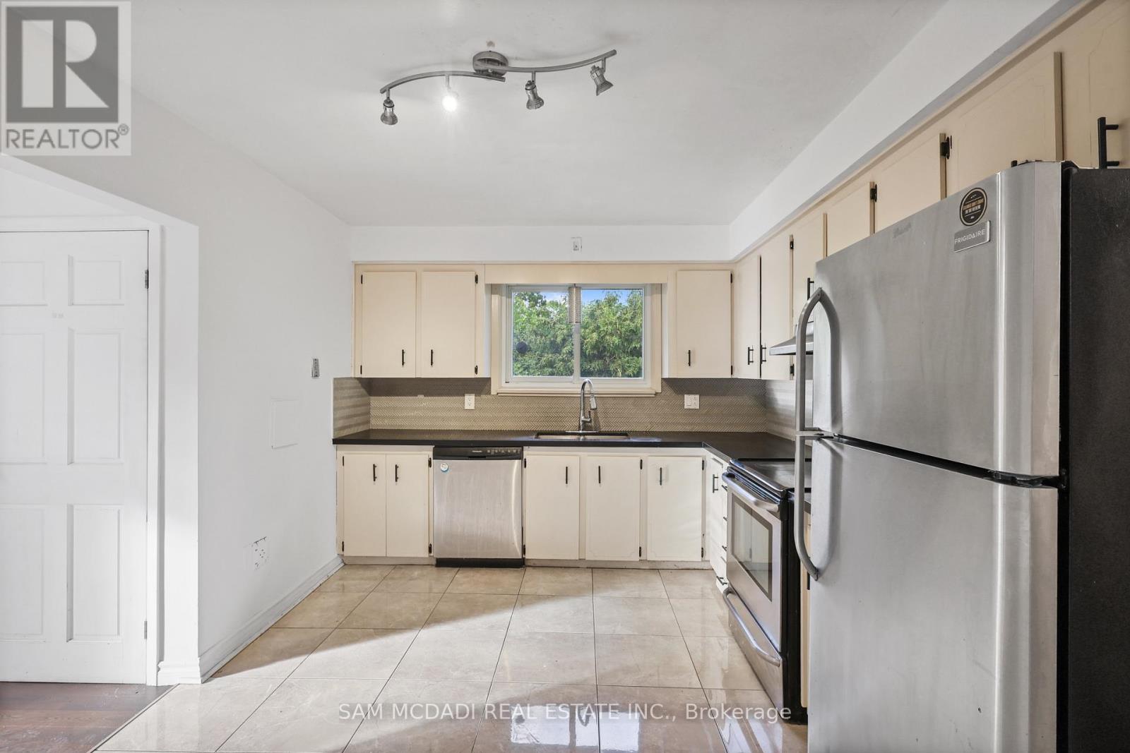 3456 Rexway Drive, Burlington, Ontario  L7N 2L6 - Photo 12 - W13471228