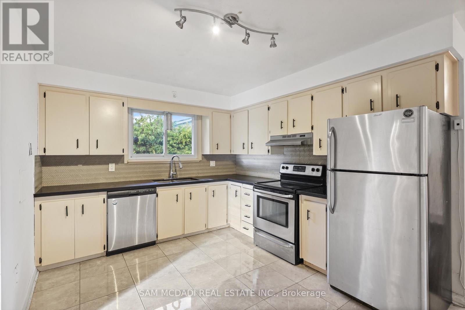 3456 Rexway Drive, Burlington, Ontario  L7N 2L6 - Photo 13 - W13471228