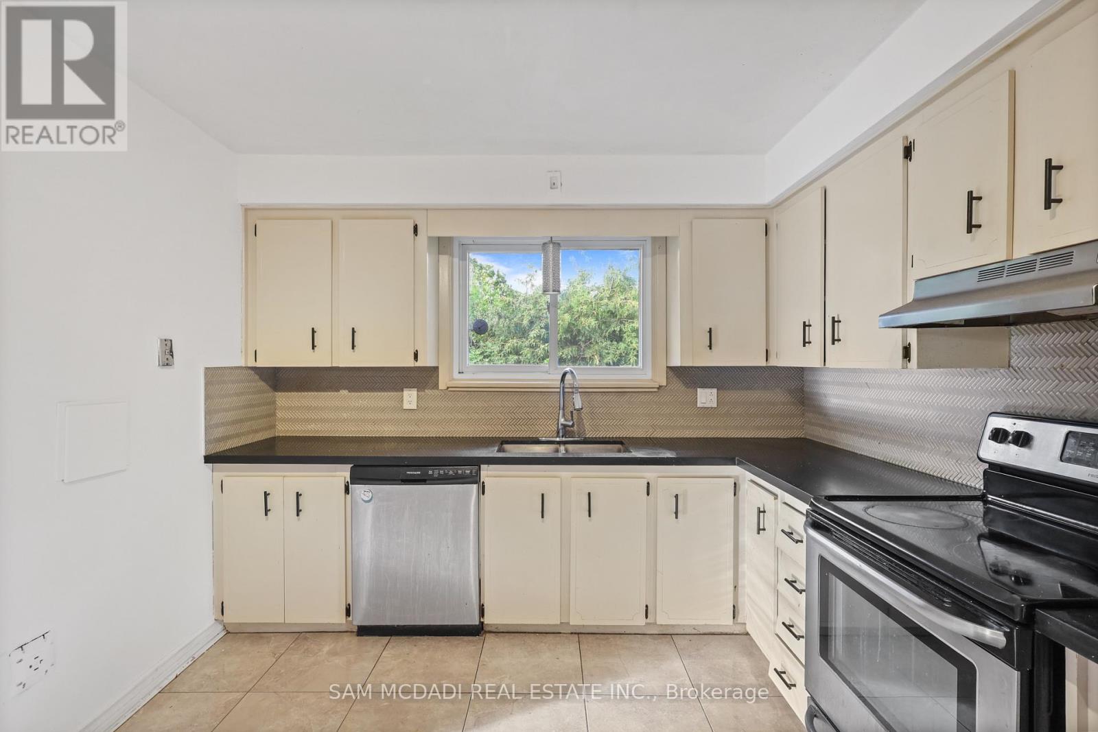 3456 Rexway Drive, Burlington, Ontario  L7N 2L6 - Photo 15 - W13471228