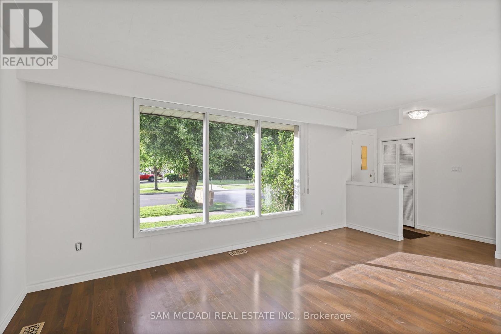 3456 Rexway Drive, Burlington, Ontario  L7N 2L6 - Photo 7 - W13471228