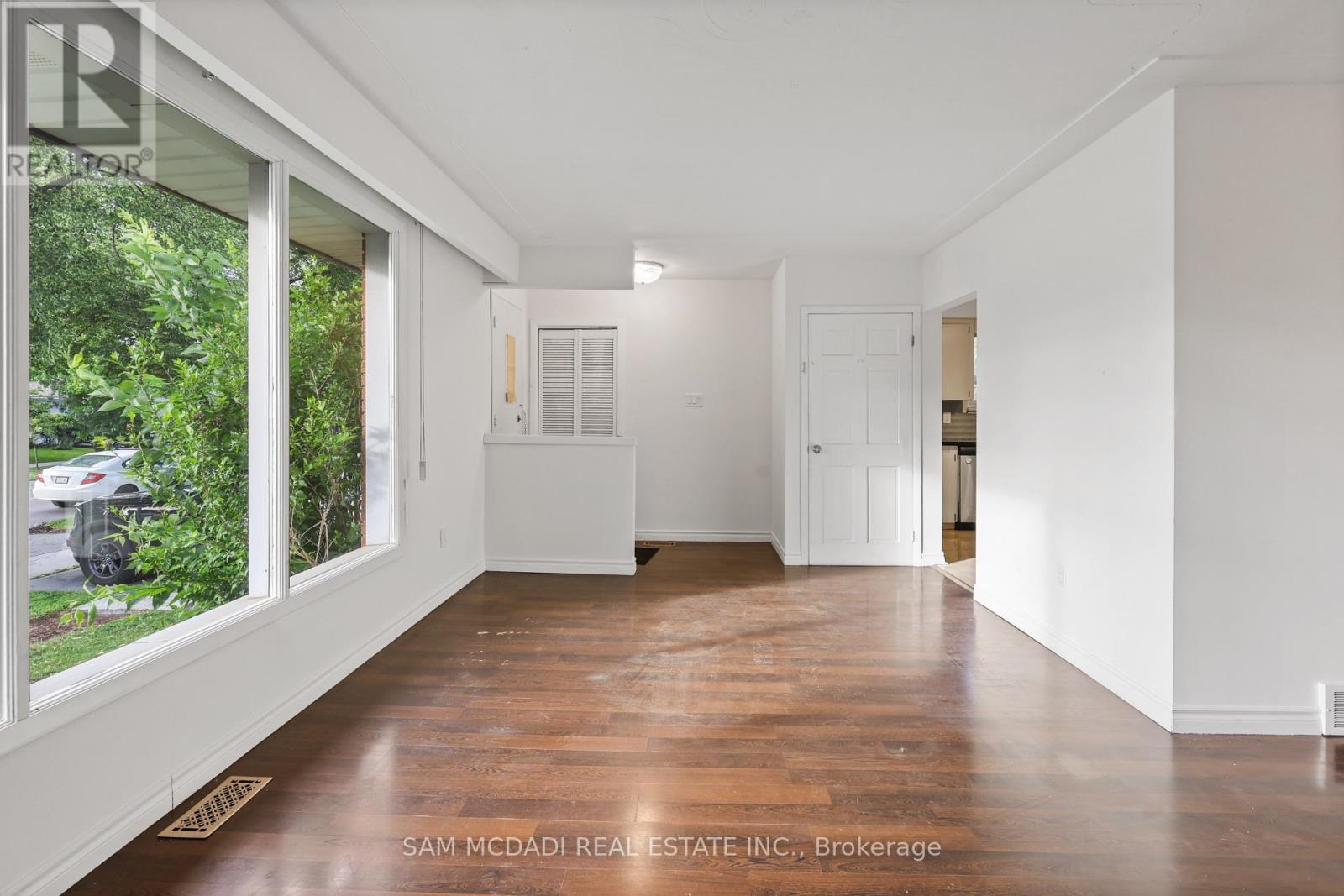 3456 Rexway Drive, Burlington, Ontario  L7N 2L6 - Photo 8 - W13471228